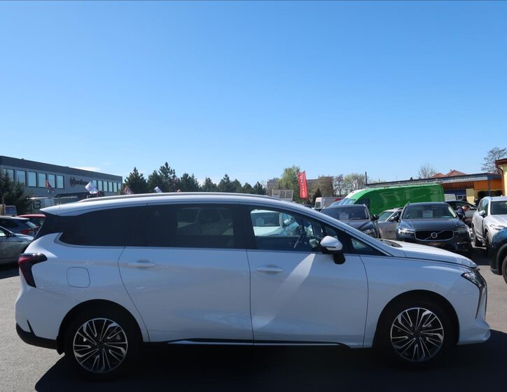 Dongfeng U-Tour MPV 1,5 l 130 kw