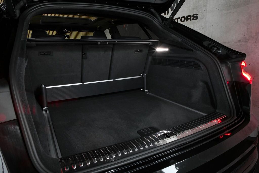 Audi SQ8 SUV 4,0 l 373 kw