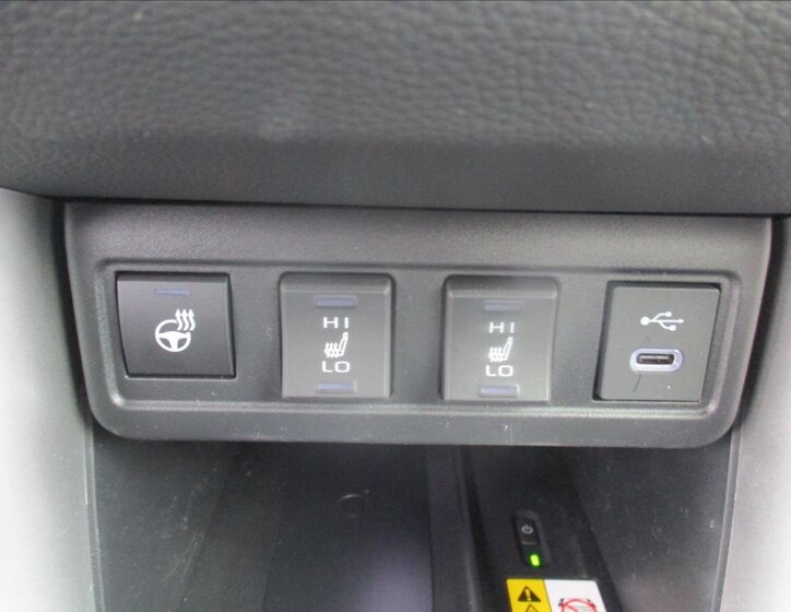 Toyota Corolla Cross 19