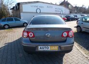 Volkswagen Passat Sedan / Limuzína 2,0 l 103 kw
