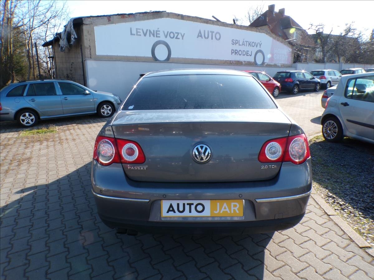 Volkswagen Passat Sedan / Limuzína 2,0 l 103 kw