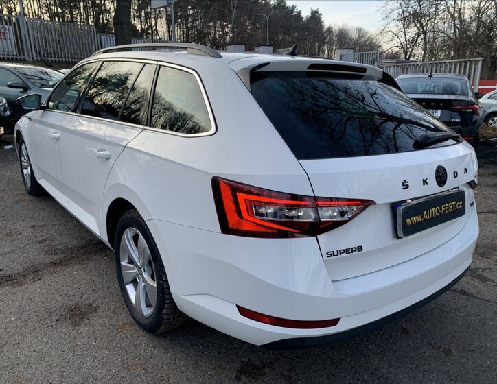 Škoda Superb Kombi 2,0 l 140 kw