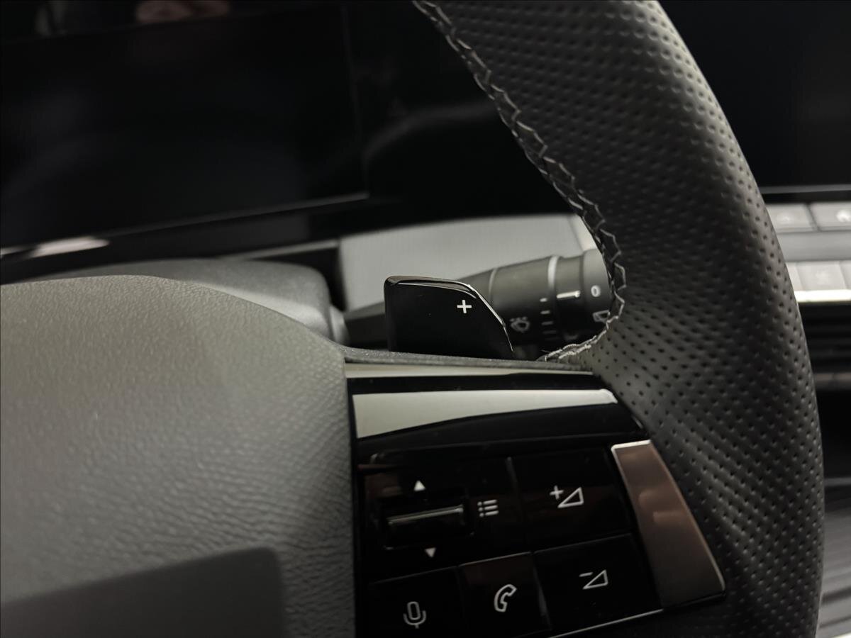 Opel Astra Hatchback 1,2 l 96 kw