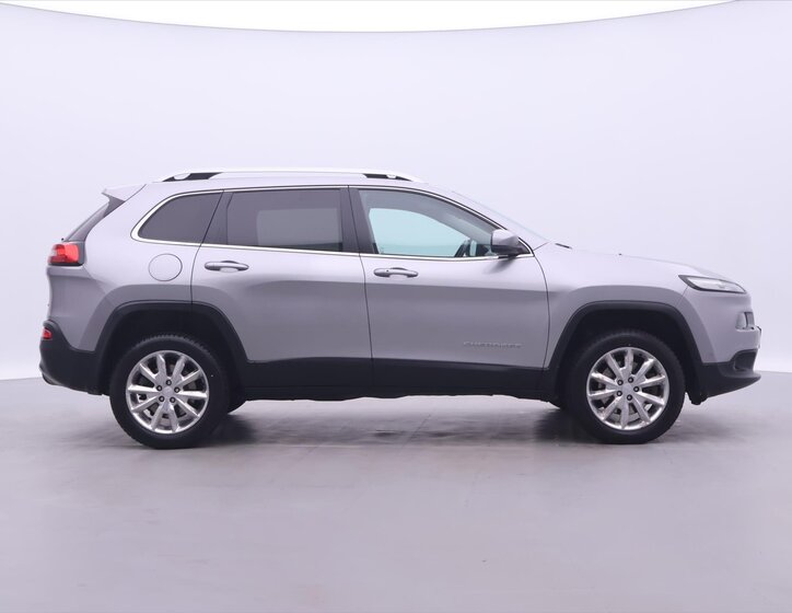 Jeep Cherokee SUV / Terénní 2,2 l 147 kw