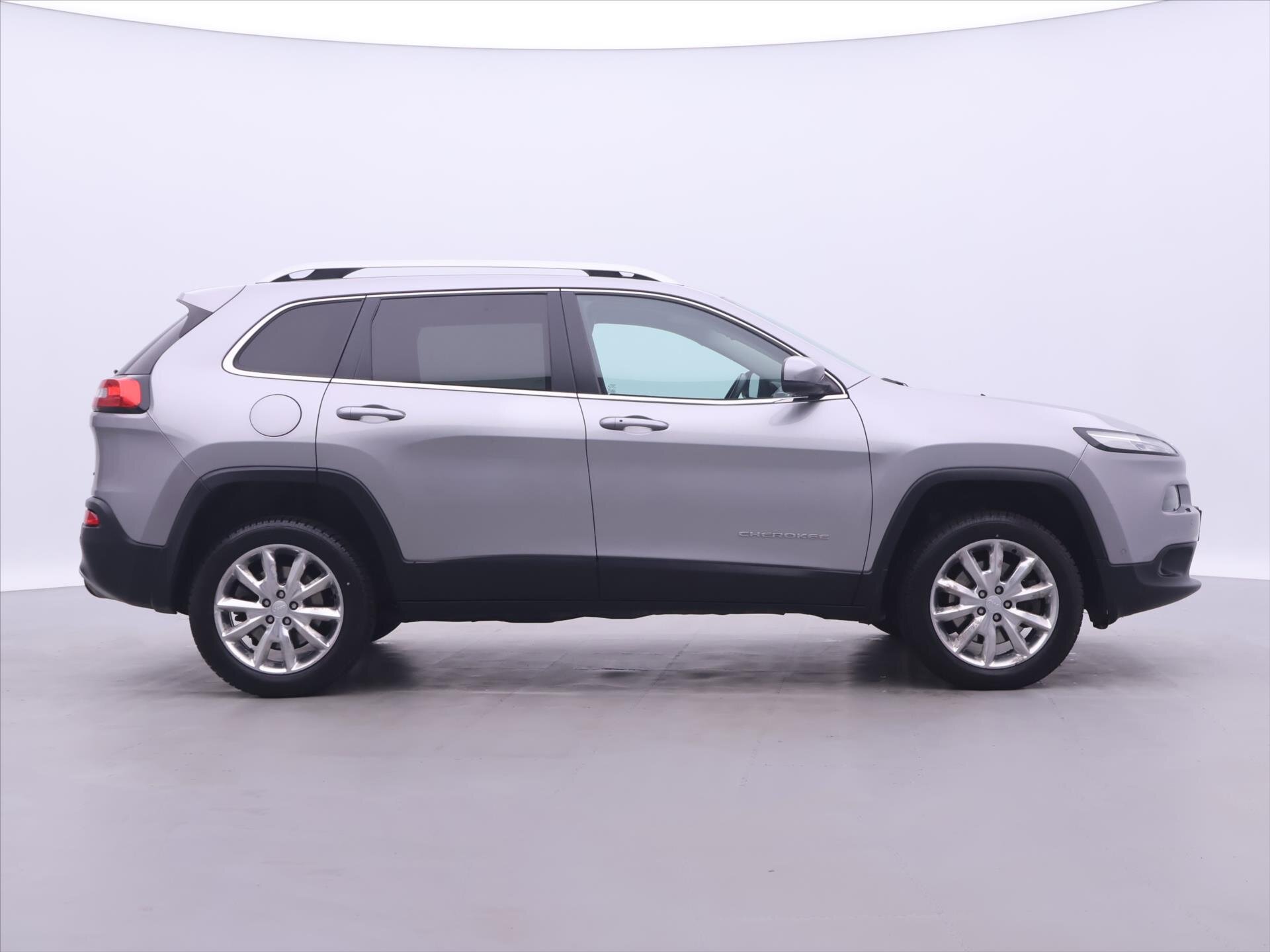 Jeep Cherokee SUV / Terénní 2,2 l 147 kw