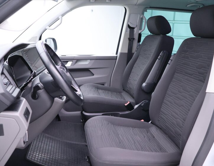 Volkswagen Caravelle Kombi 2,0 l 110 kw