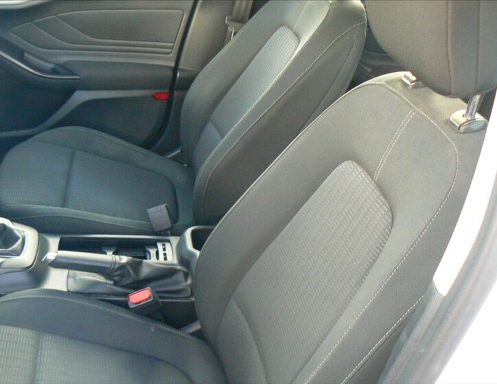 Ford Focus Kombi 999,0 92 kw