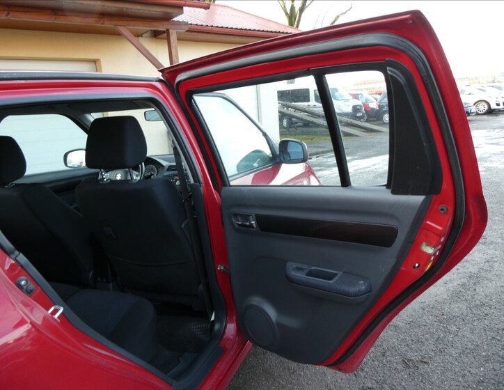 Suzuki Swift Hatchback 1,3 l 68 kw