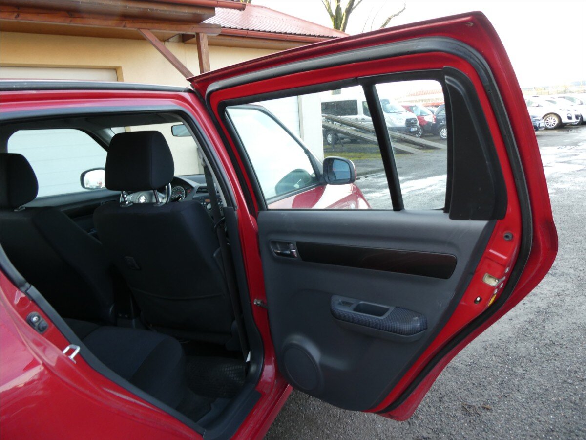 Suzuki Swift Hatchback 1,3 l 68 kw