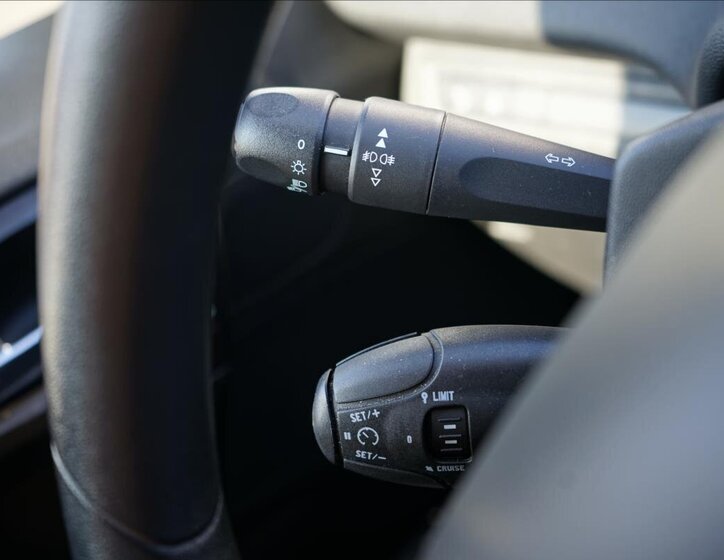 Peugeot 208 Hatchback 1,2 l 60 kw