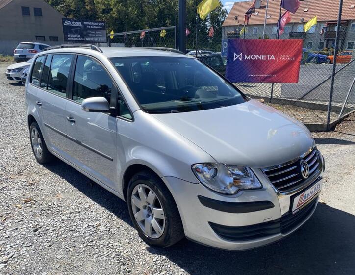 Volkswagen Touran 9