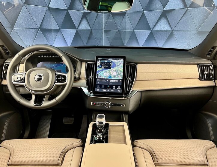 Volvo XC90 SUV / Terénní 2,0 l 335 kw