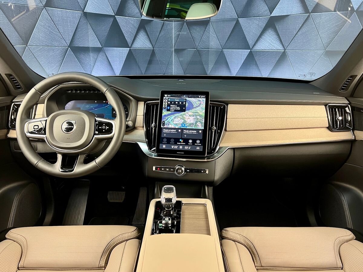 Volvo XC90 SUV / Terénní 2,0 l 335 kw