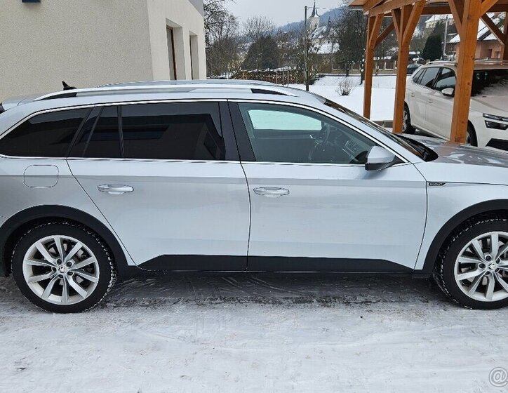 Škoda Superb Kombi 0,0 206 kw