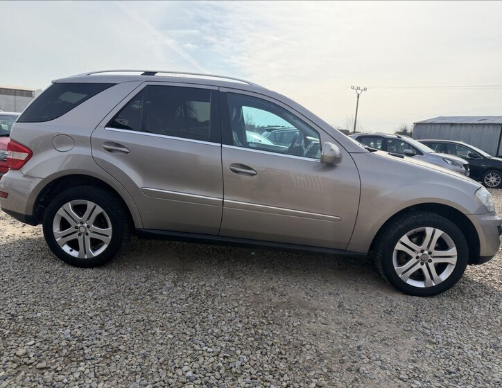 Mercedes-Benz Třídy M Kombi 3,0 l 165 kw