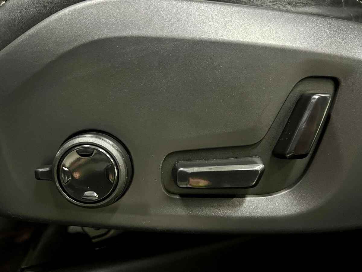 Volvo XC60 SUV / Terénní 2,0 l 288 kw