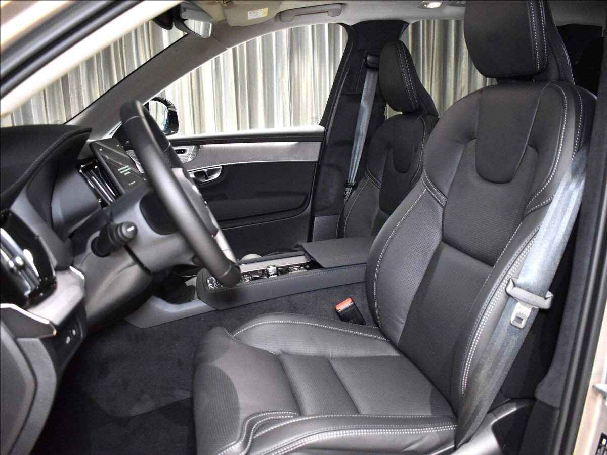 Volvo XC90 SUV 2,0 l 335 kw