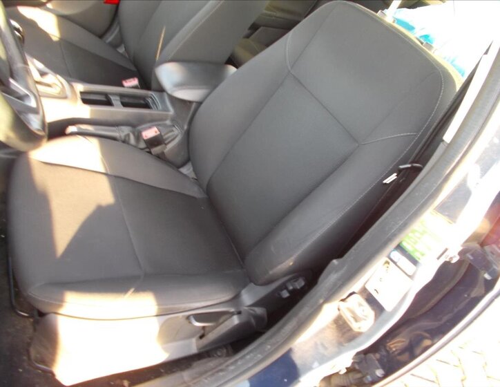 Ford Focus Hatchback 999,0 74 kw