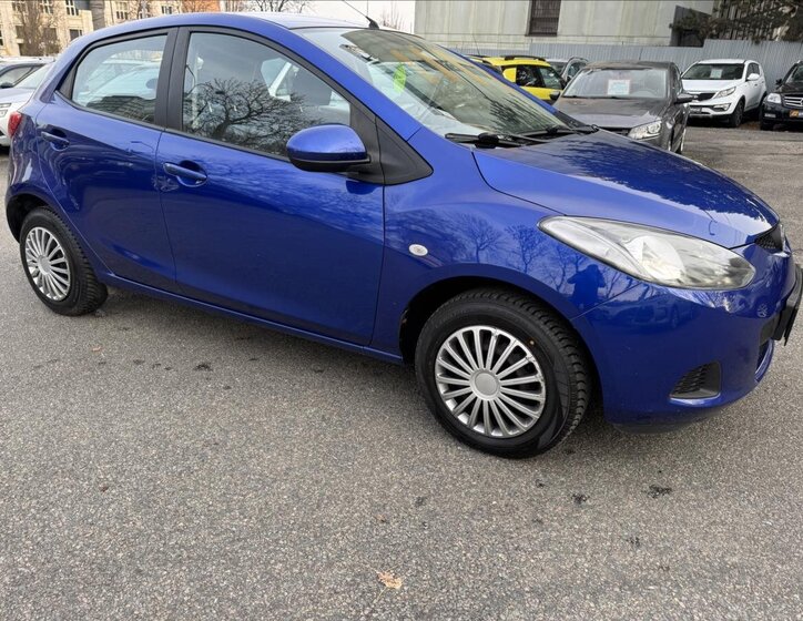Mazda 2 16