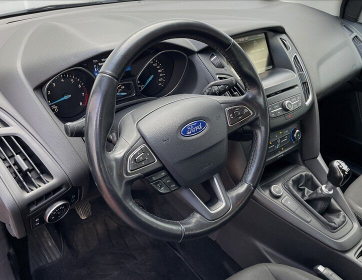 Ford Focus Kombi 999,0 92 kw