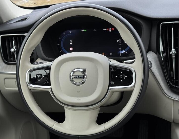 Volvo XC60 SUV / Terénní 2,0 l 145 kw