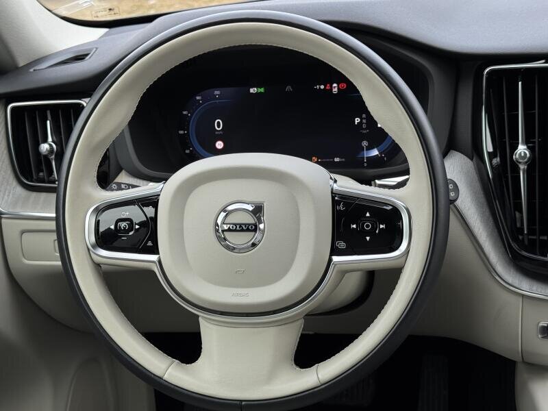 Volvo XC60 SUV / Terénní 2,0 l 145 kw