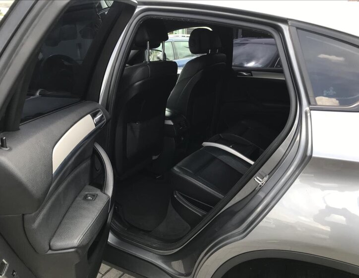 BMW X6 Kombi 3,0 l 180 kw