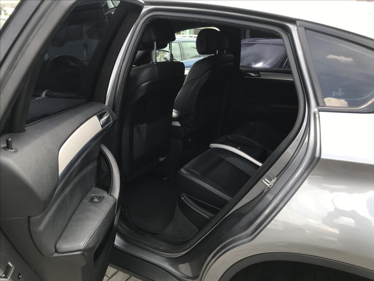BMW X6 Kombi 3,0 l 180 kw