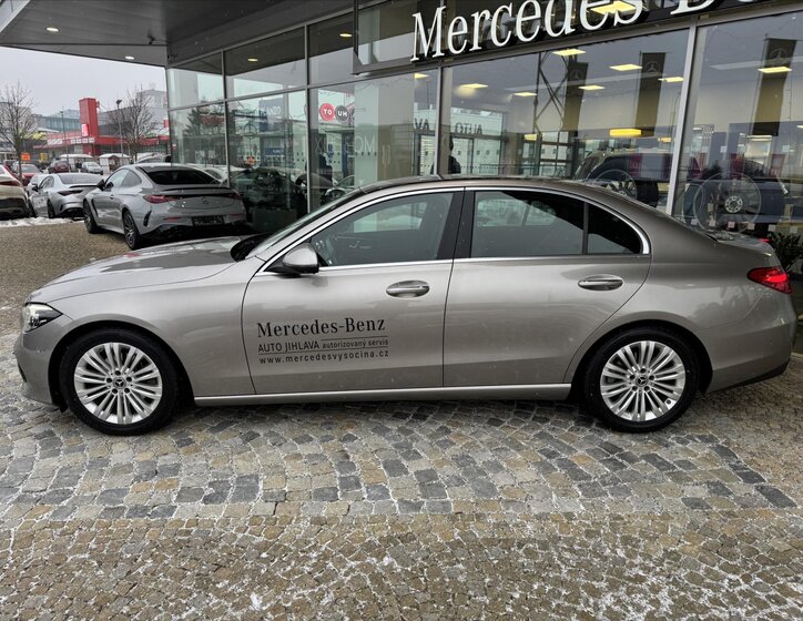 Mercedes-Benz Třídy C Sedan 2,0 l 147 kw