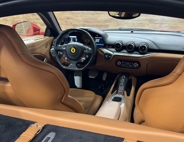 Ferrari F12 Berlinetta Kupé 6,3 l 541 kw