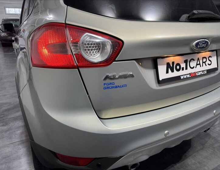 Ford Kuga SUV / Terénní 2,0 l 100 kw