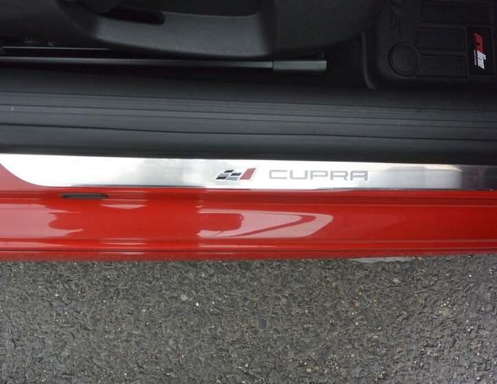 Seat Leon Hatchback 2,0 l 206 kw