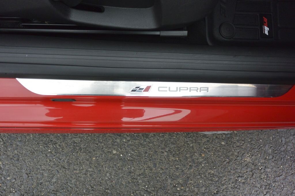 Seat Leon Hatchback 2,0 l 206 kw