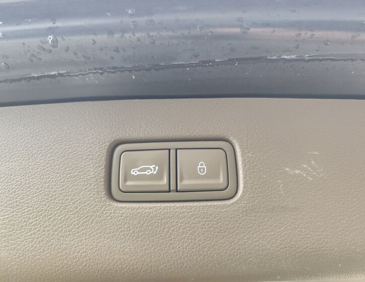 Ostatní Ostatní SUV 3,5 l 279 kw