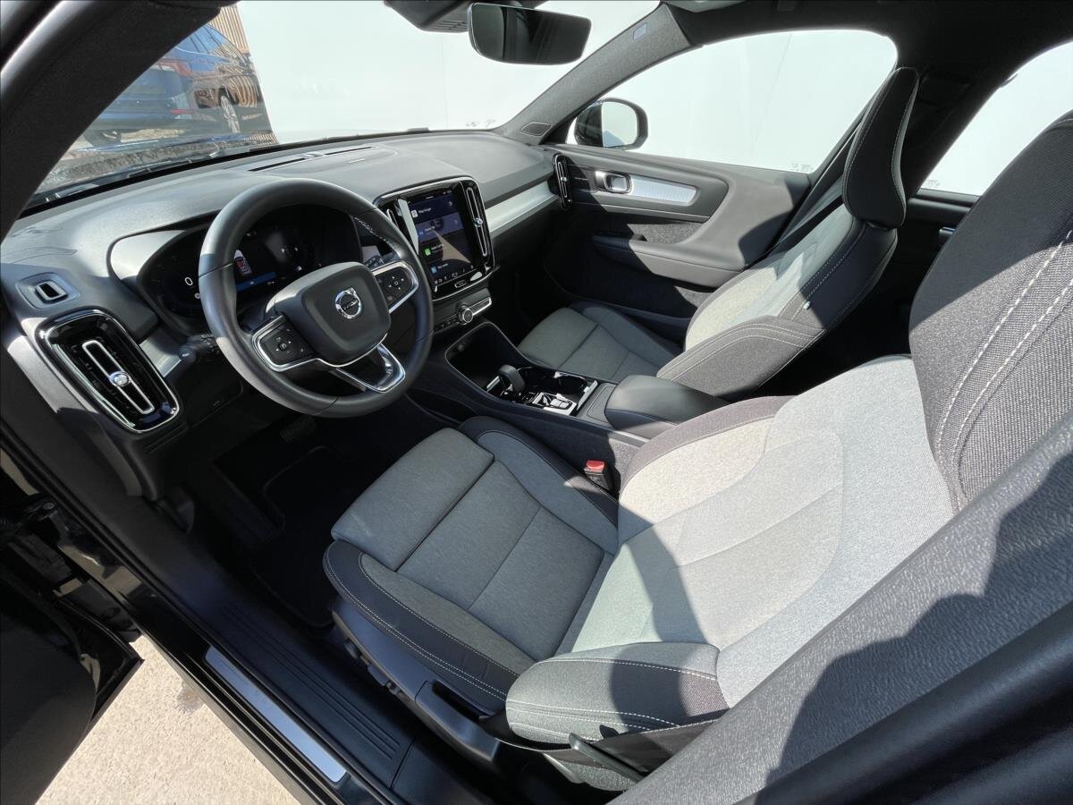 Volvo XC40 SUV / Terénní 2,0 l 145 kw