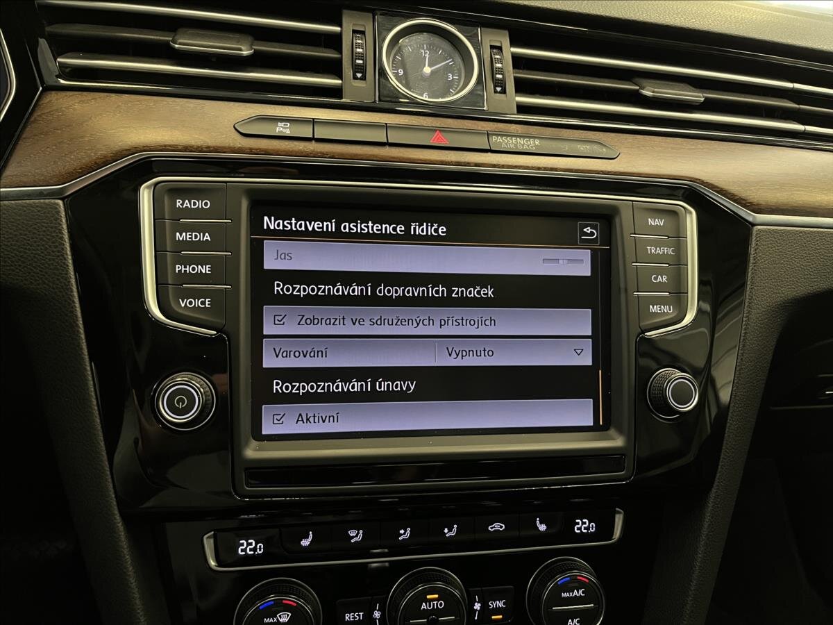 Volkswagen Passat Sedan / Limuzína 2,0 l 176 kw