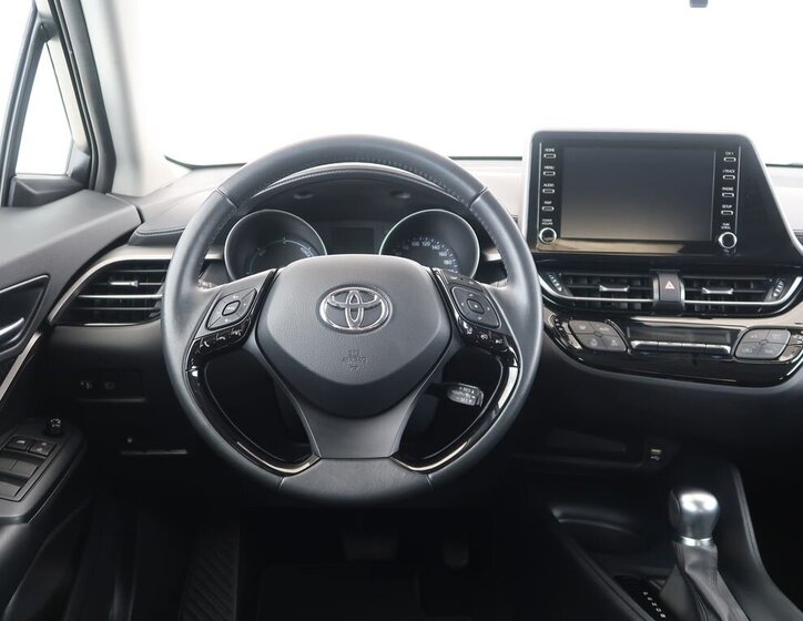 Toyota C-HR SUV 1,8 l 72 kw
