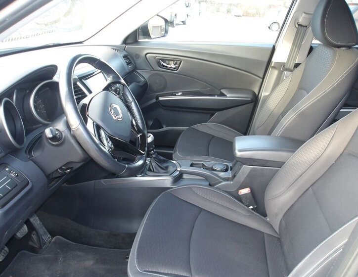 SsangYong Korando SUV 1,6 l 84 kw