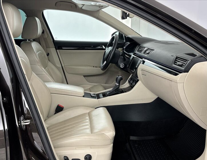 Škoda Superb Liftback 2,0 l 206 kw