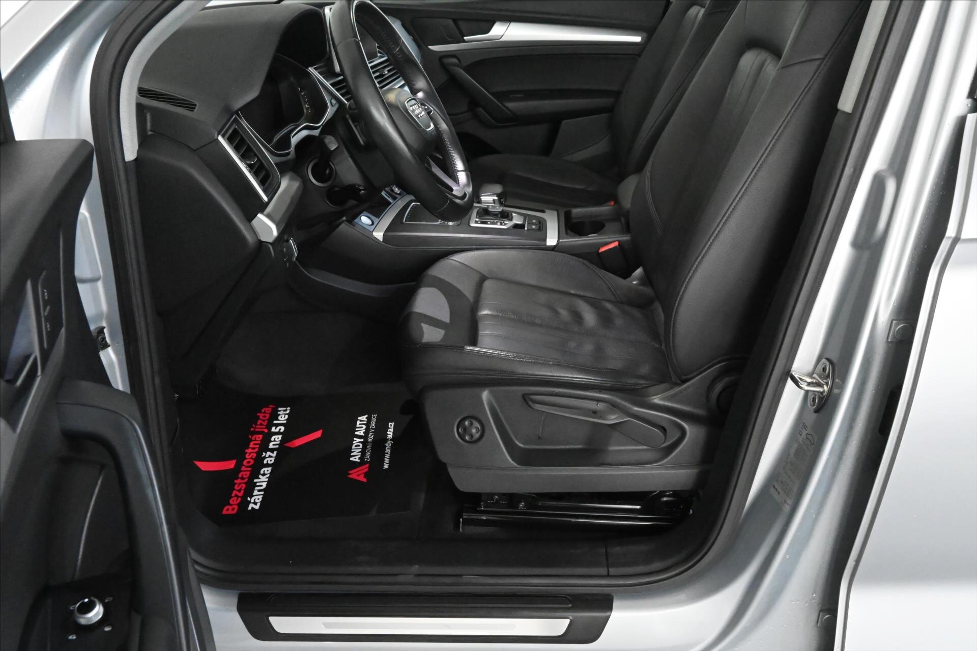 Audi Q5 SUV / Terénní 2,0 l 140 kw