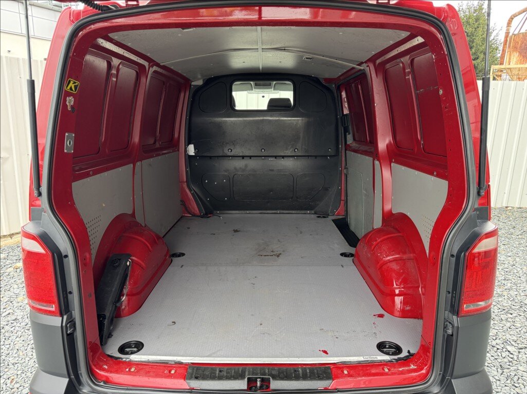 Volkswagen Transporter Skříň 2,0 l 110 kw