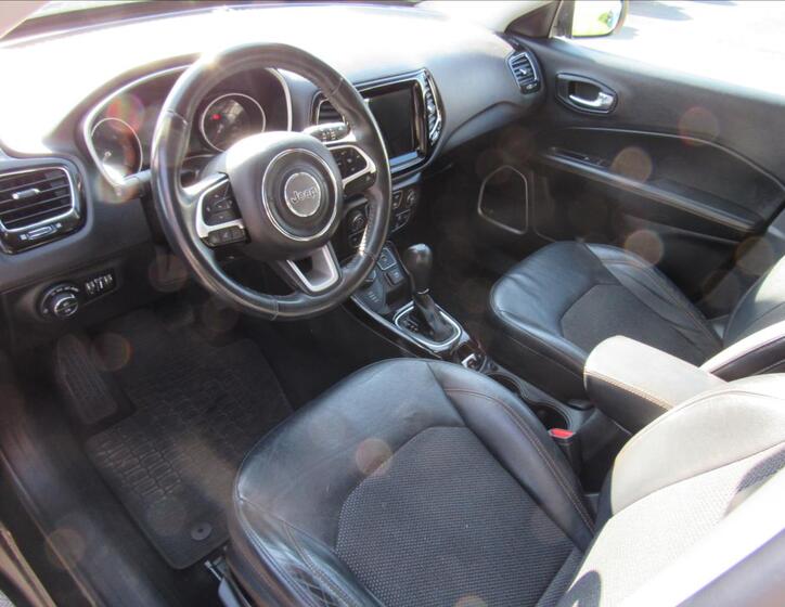 Jeep Compass 9