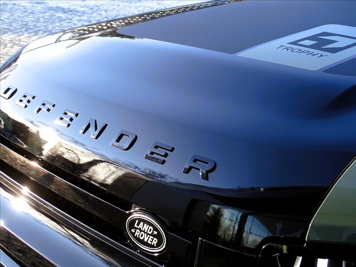 Land Rover Defender SUV 3,0 l 257 kw