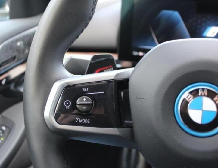 BMW i5 18