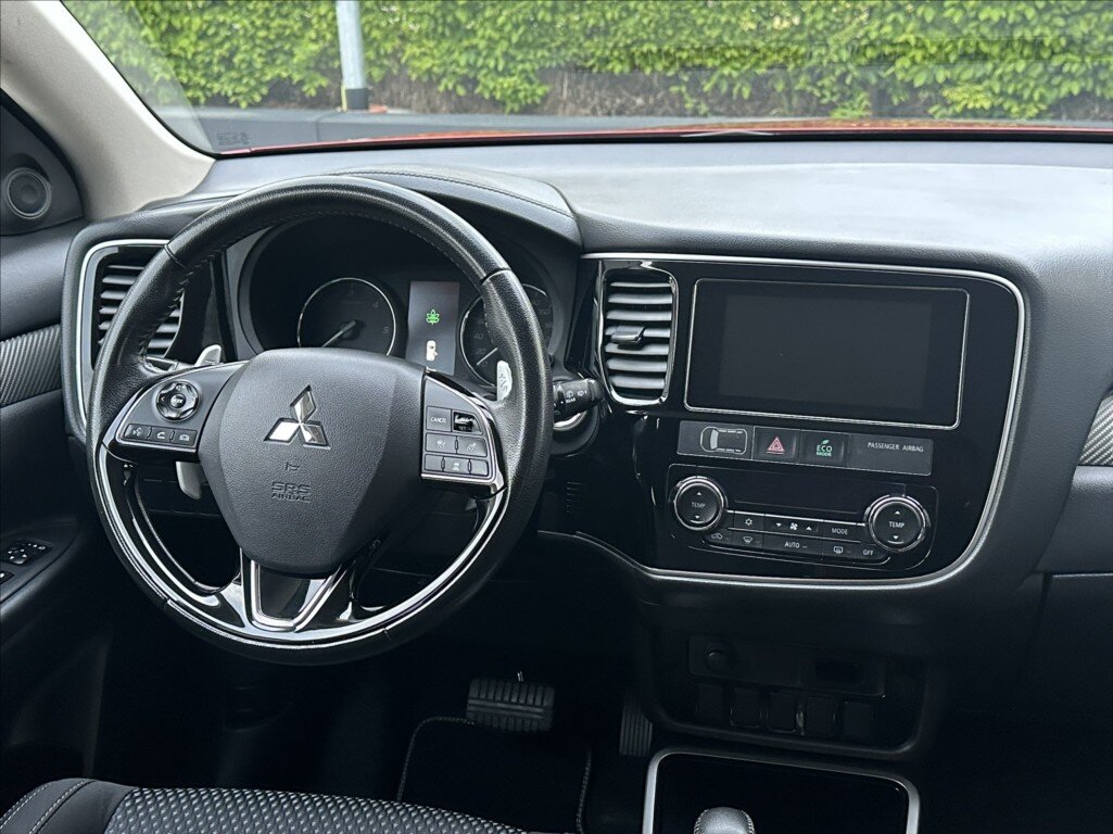 Mitsubishi Outlander SUV / Terénní 2,3 l 110 kw