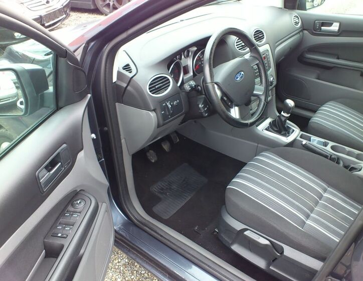 Ford Focus 16