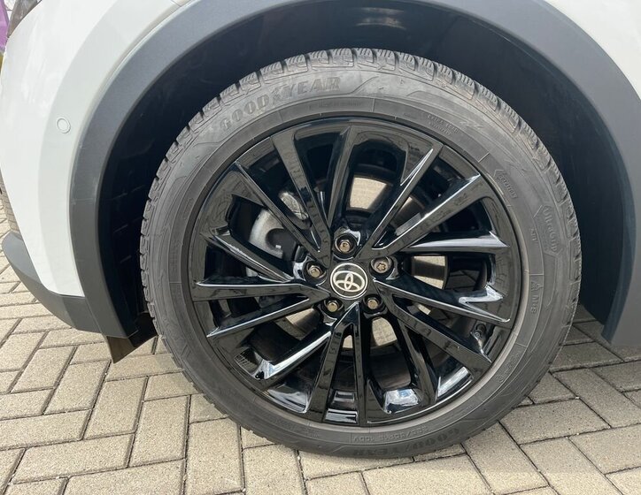 Toyota C-HR SUV / Terénní 2,0 l 145 kw