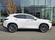 Lexus NX 350h SUV / Terénní 2,5 l 147 kw