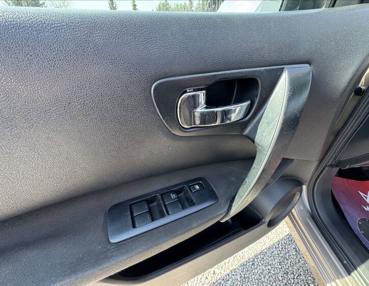 Nissan Qashqai SUV / Terénní 1,6 l 84 kw