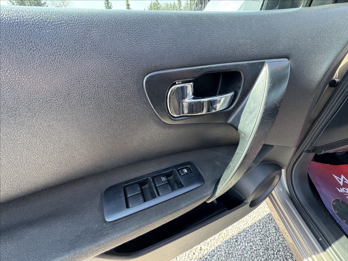 Nissan Qashqai SUV / Terénní 1,6 l 84 kw